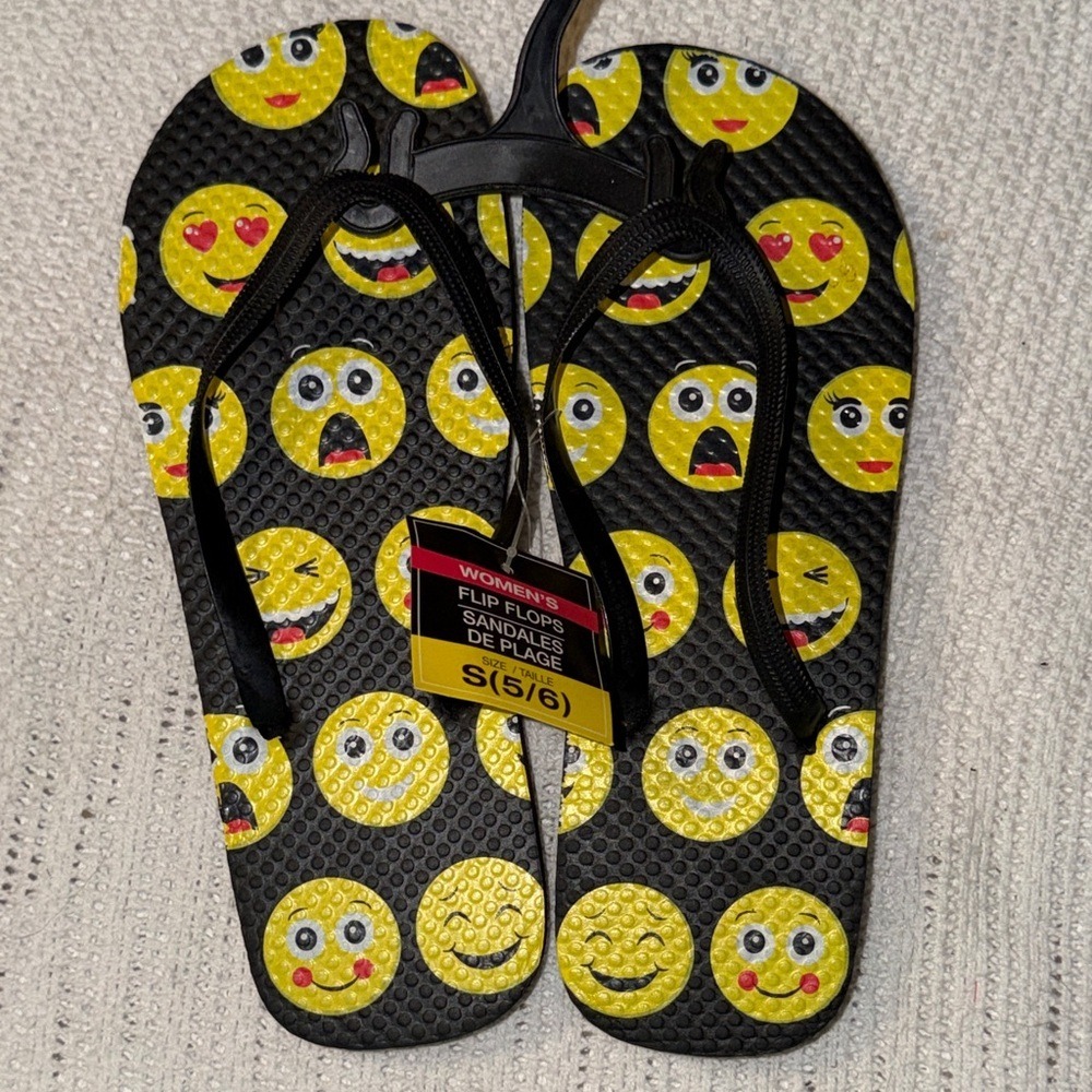 Womens Emoji Print Flip Flops Black Yellow Smiley Face Sandals Size S 5/6